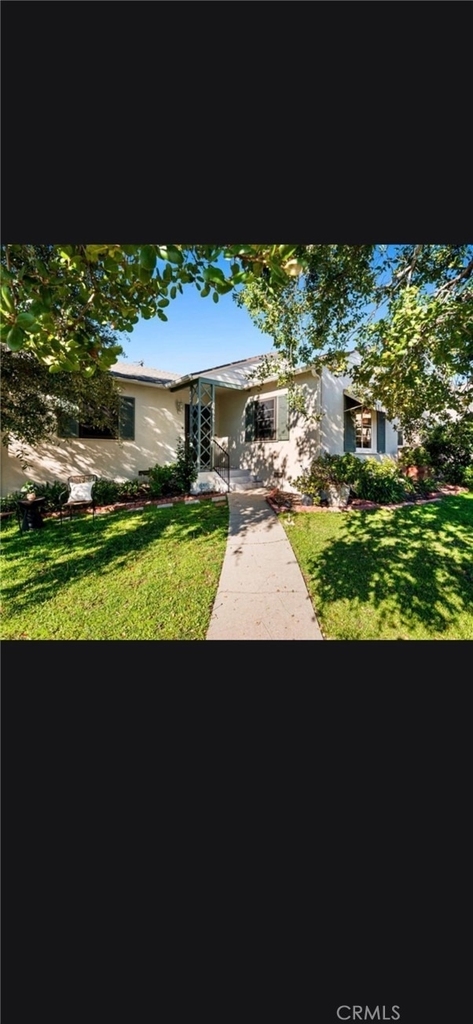 1563 Valencia - Photo 0