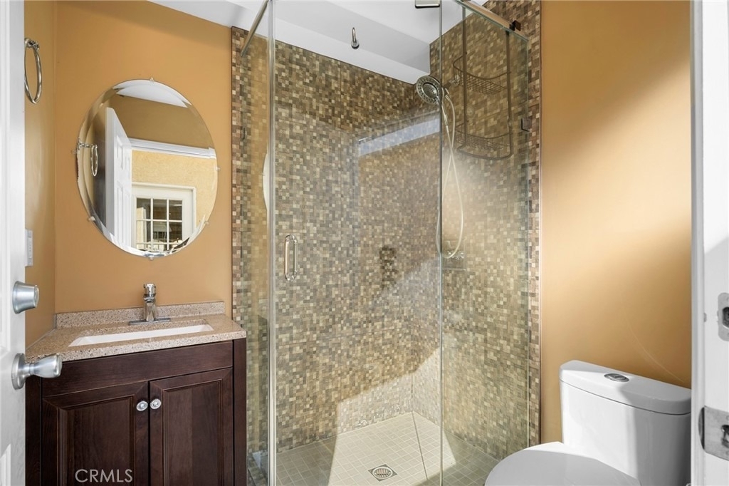 2225 E Glenoaks Boulevard - Photo 32