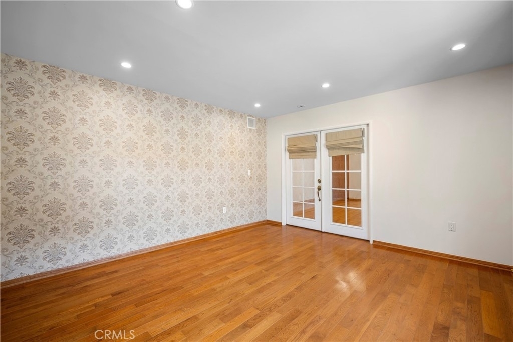 2225 E Glenoaks Boulevard - Photo 16