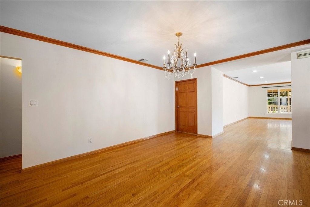 2225 E Glenoaks Boulevard - Photo 9