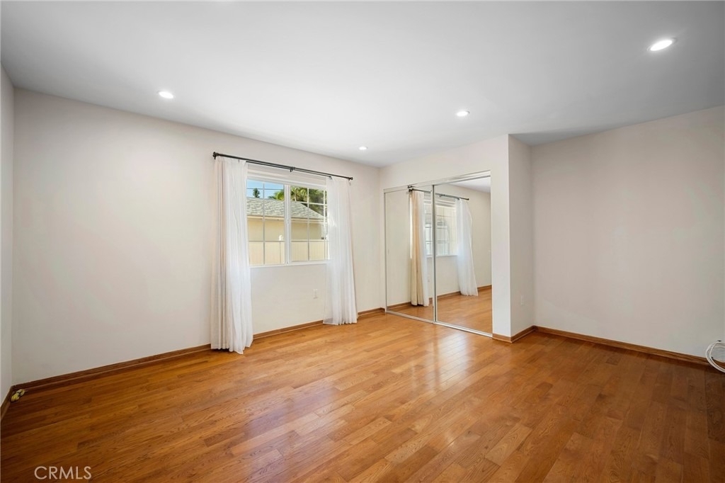 2225 E Glenoaks Boulevard - Photo 15
