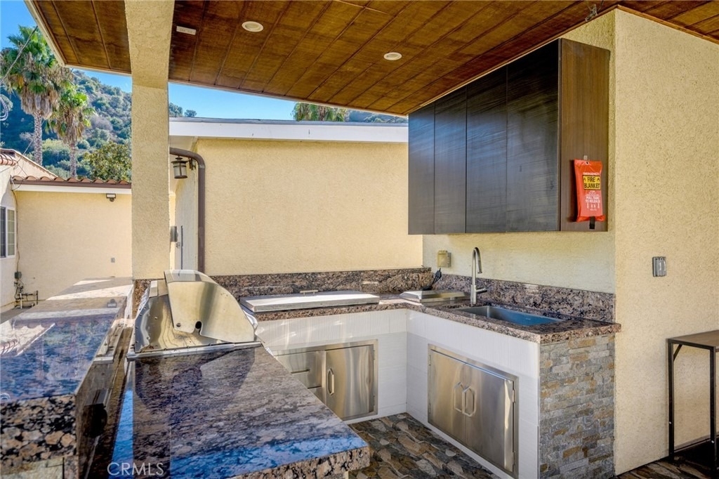 2225 E Glenoaks Boulevard - Photo 33
