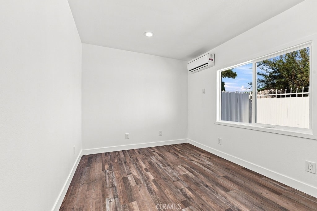 11919 Burton Street - Photo 5