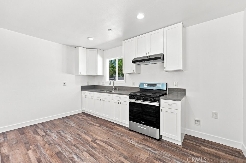 11919 Burton Street - Photo 2