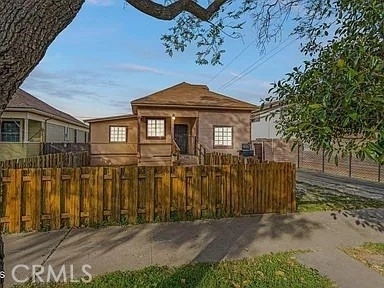 435 W 1st Street - Photo 2