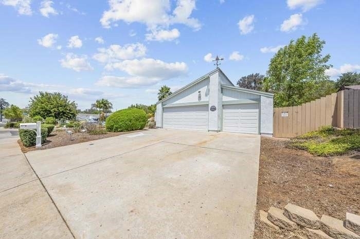 1062 Ponderosa - Photo 1