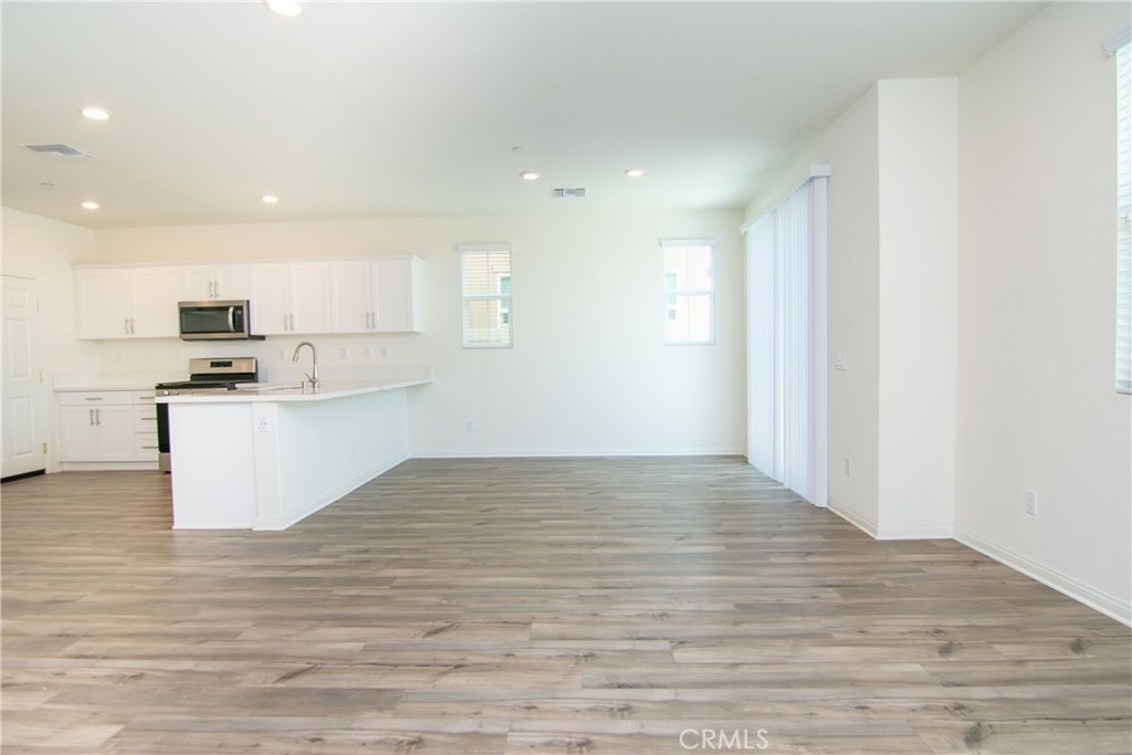 1592 Redwoods Drive - Photo 5