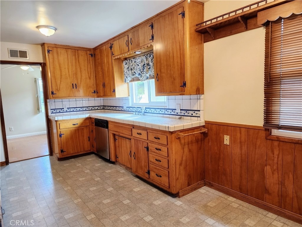 719 S Aldenville Avenue - Photo 18