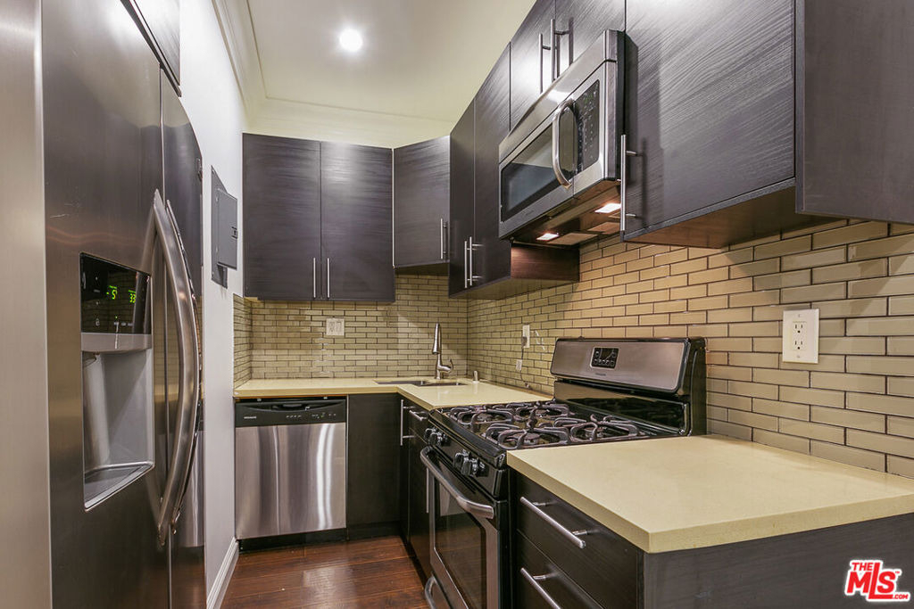 7223 Willoughby Avenue - Photo 5