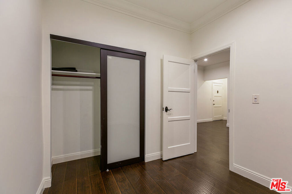 7223 Willoughby Avenue - Photo 9