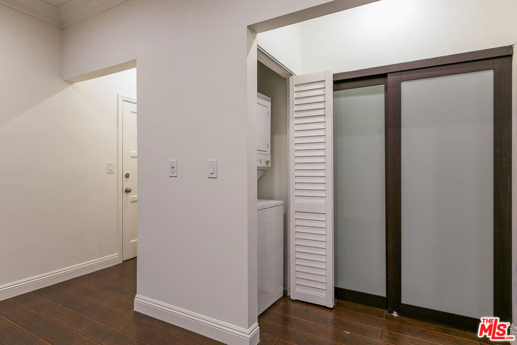 7223 Willoughby Avenue - Photo 3