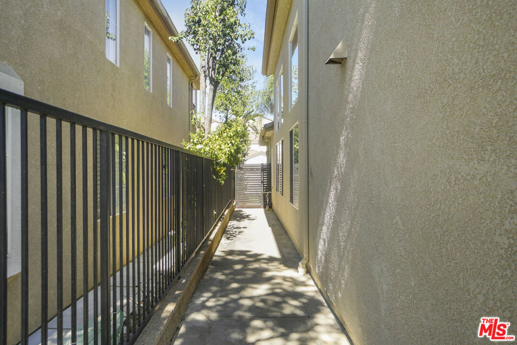 20542 Pesaro Way - Photo 26