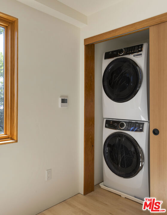 1619 1/2 N Benton Way - Photo 8