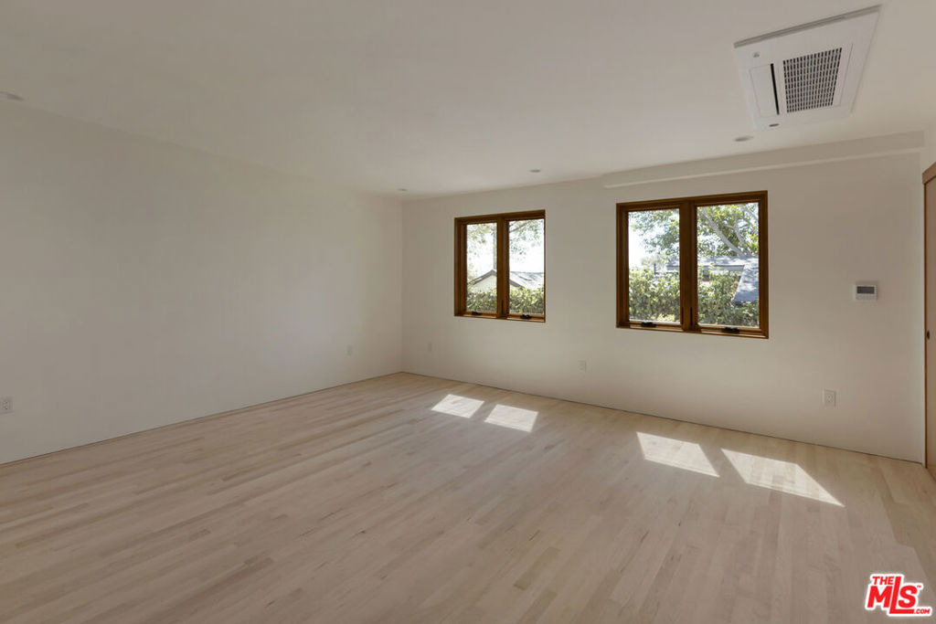 1619 1/2 N Benton Way - Photo 3