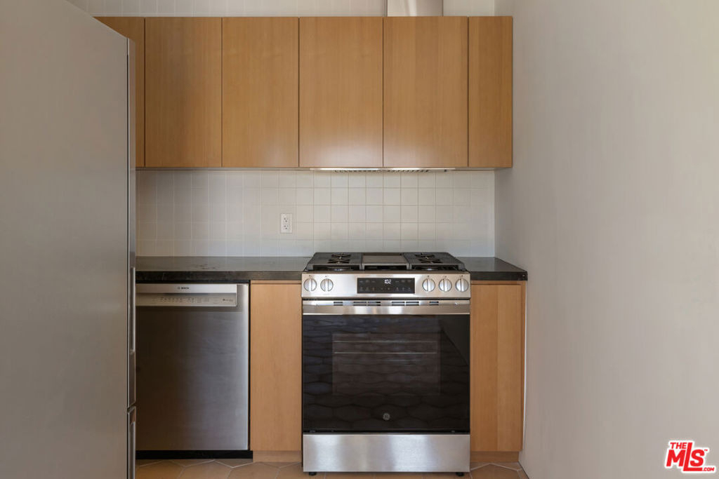 1619 1/2 N Benton Way - Photo 5
