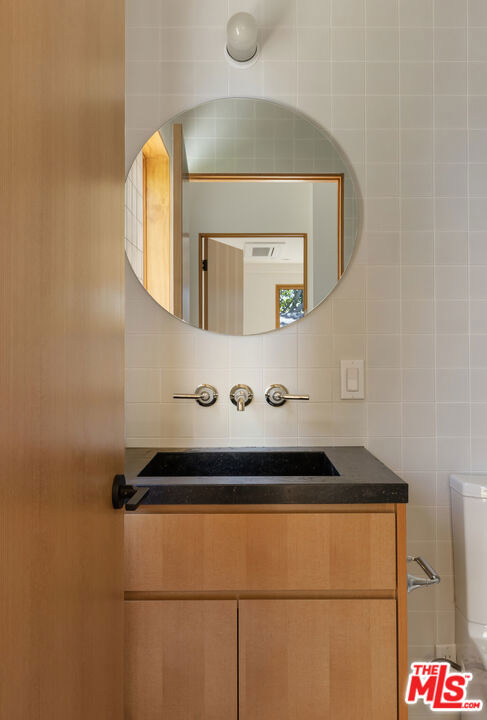 1619 1/2 N Benton Way - Photo 7