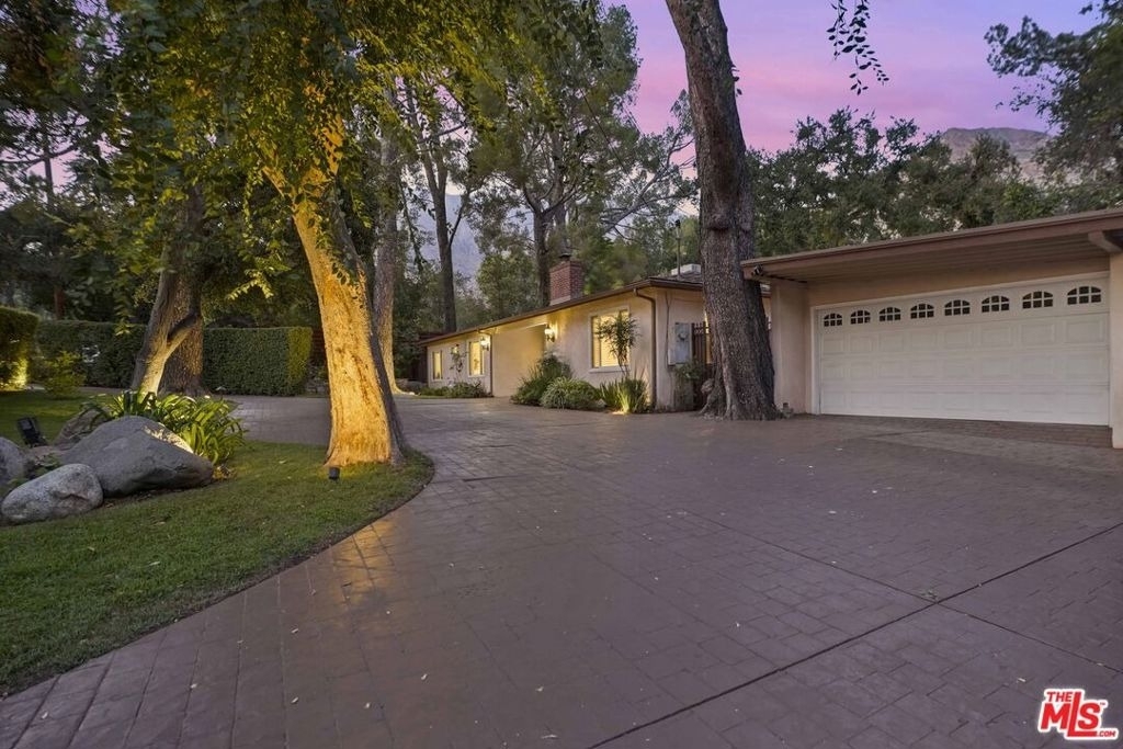 2452 N Altadena Drive - Photo 28