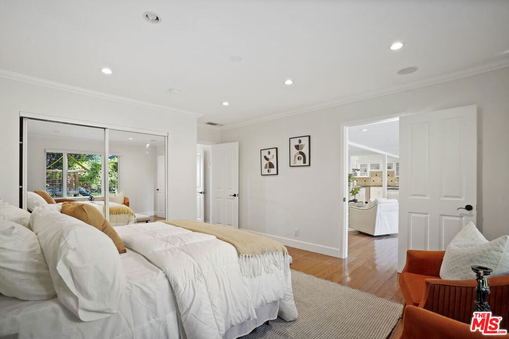 2452 N Altadena Drive - Photo 21