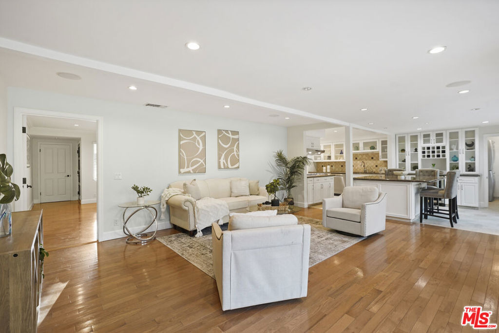 2452 N Altadena Drive - Photo 14