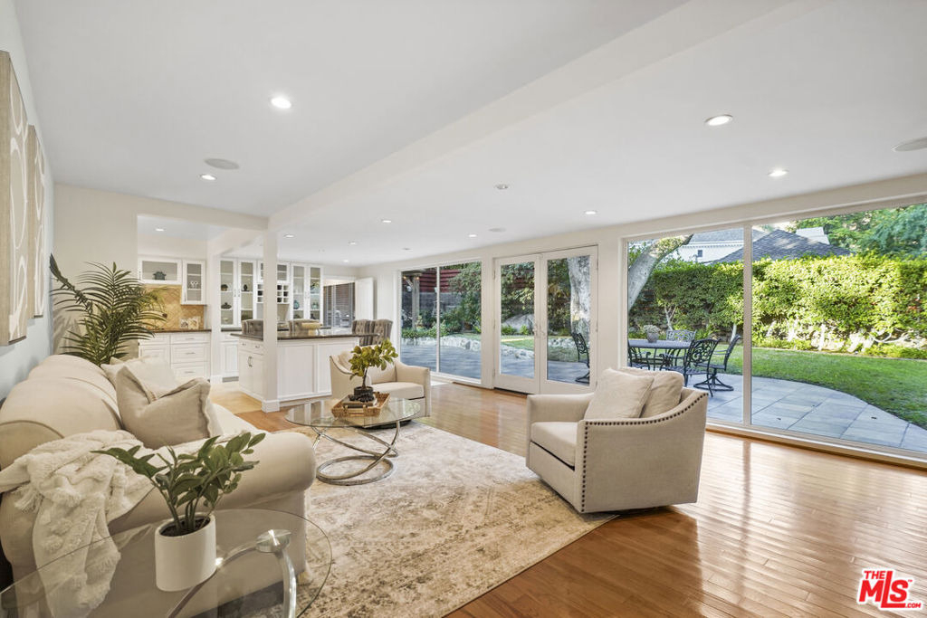 2452 N Altadena Drive - Photo 12