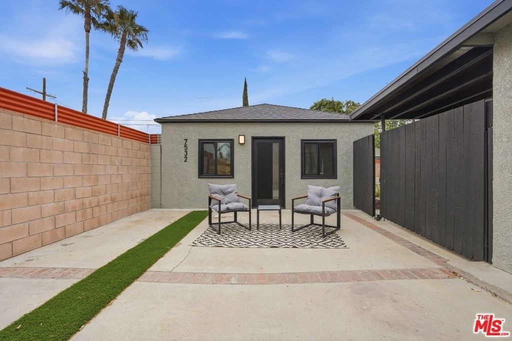 7532 Gaviota - Photo 1