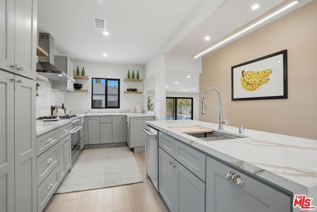 7530 Gaviota Avenue - Photo 8