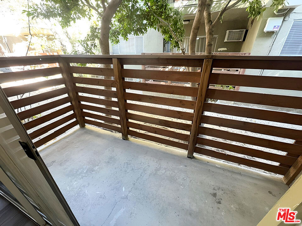 5032 Maplewood Avenue - Photo 12