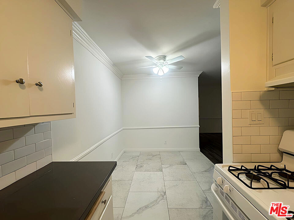 5032 Maplewood Avenue - Photo 15