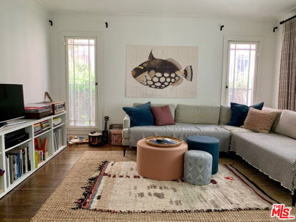 2905 Somerset Drive - Photo 2