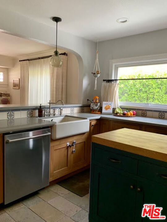 2905 Somerset Drive - Photo 6