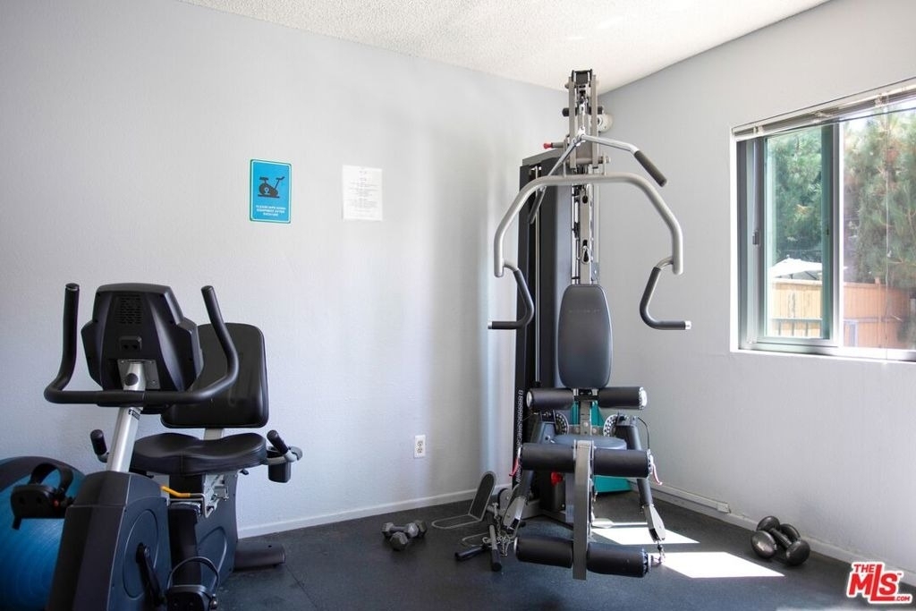1222 N Olive Drive - Photo 25