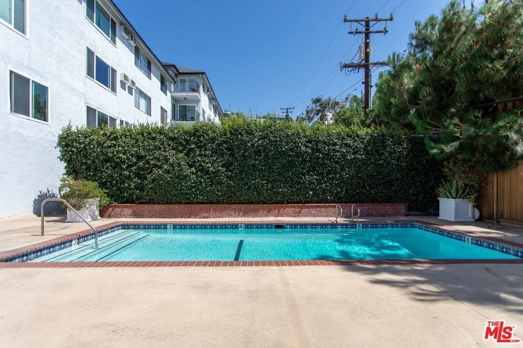 1222 N Olive Drive - Photo 23