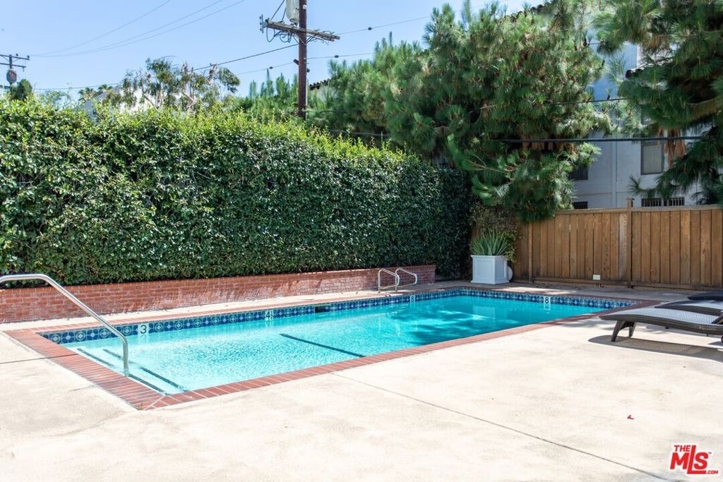 1222 N Olive Drive - Photo 22