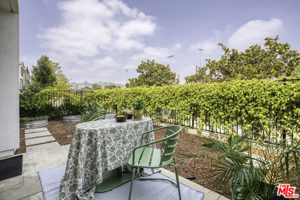 2700 E Chaucer Street - Photo 20