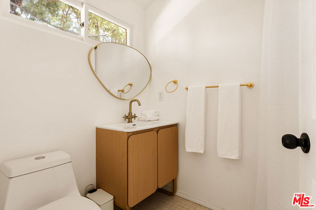 803 N Alfred Street - Photo 5