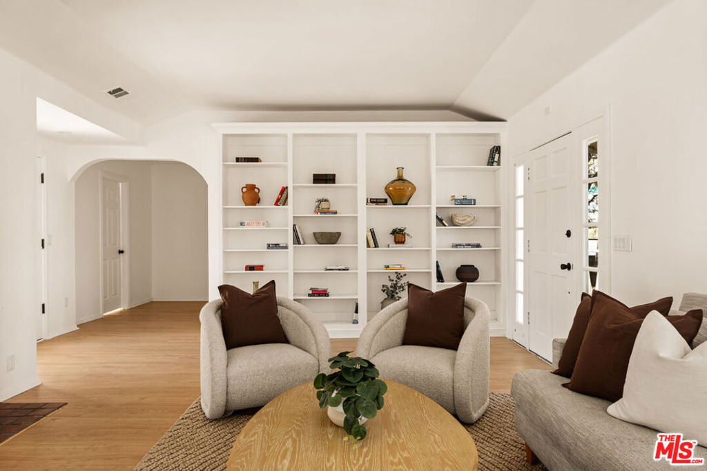 803 N Alfred Street - Photo 11