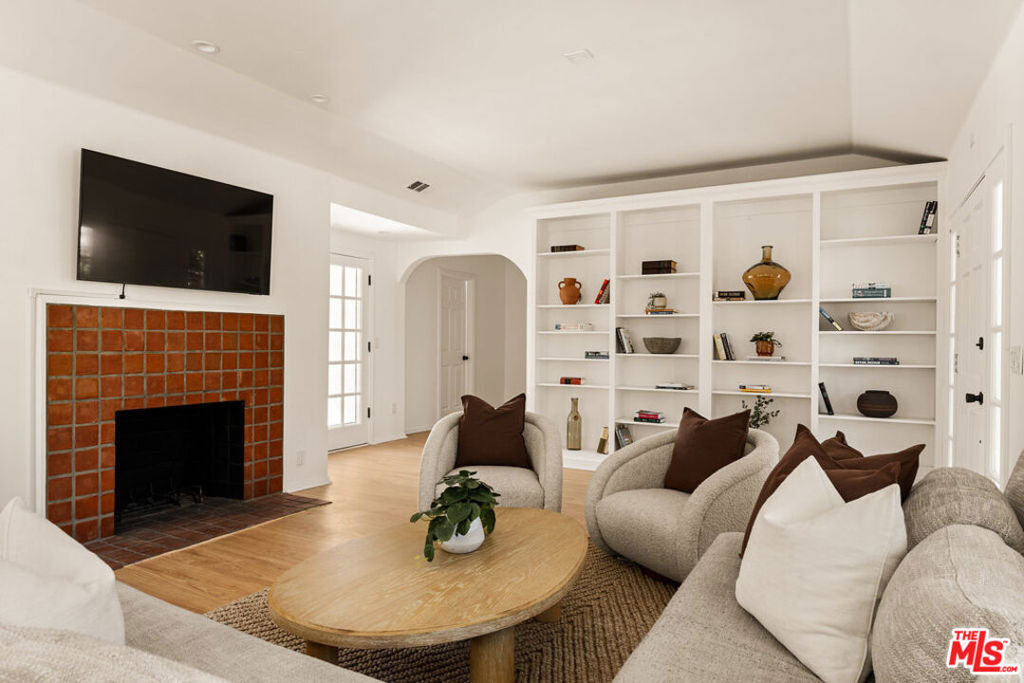 803 N Alfred Street - Photo 12