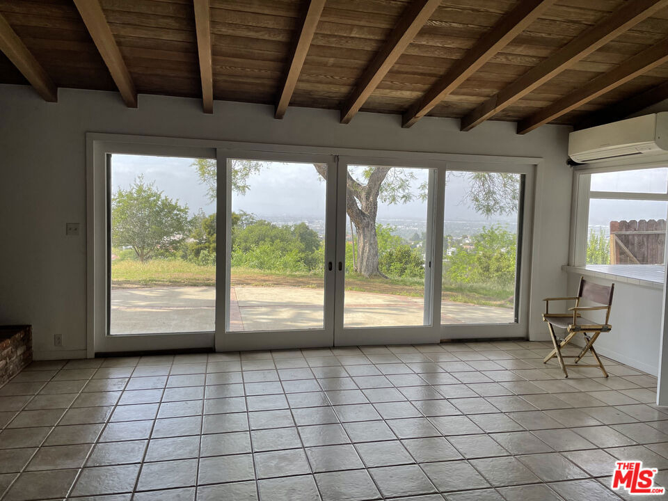 3327 Wonder View Plaza - Photo 0