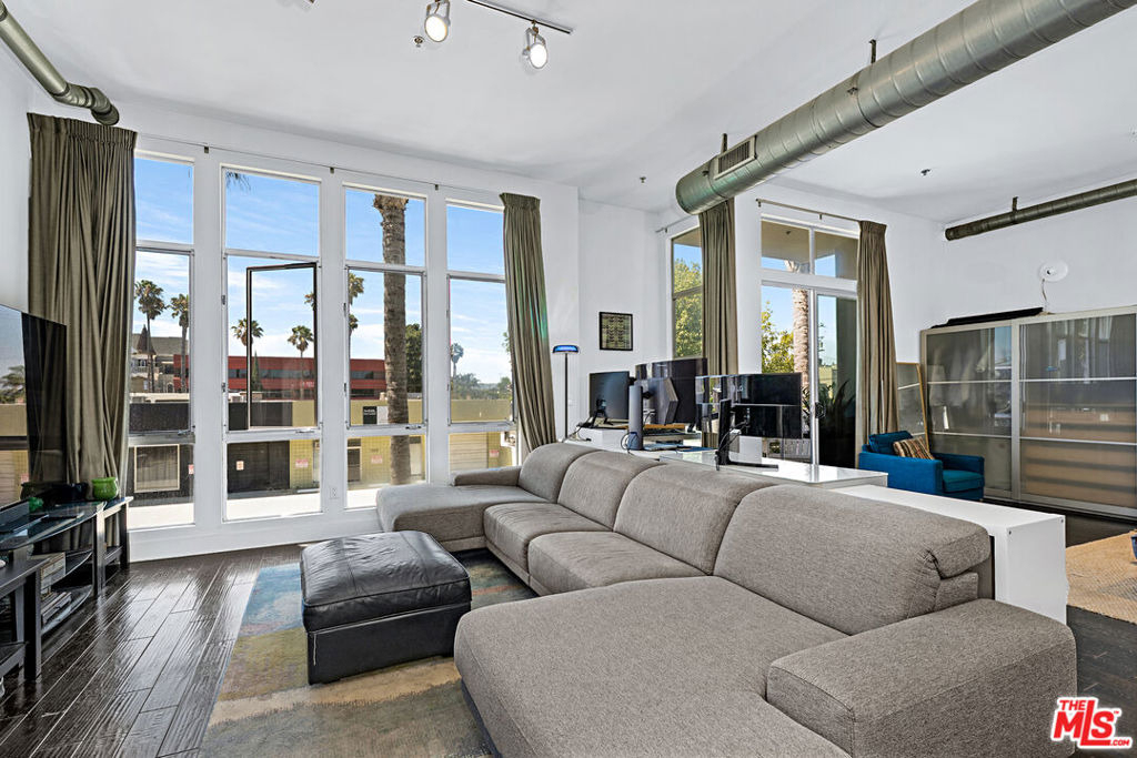 13320 Beach Avenue - Photo 3