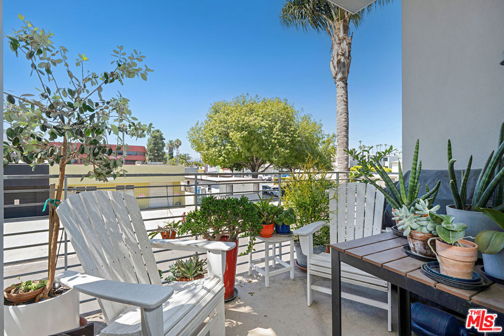 13320 Beach Avenue - Photo 5