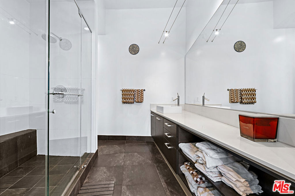 13320 Beach Avenue - Photo 4