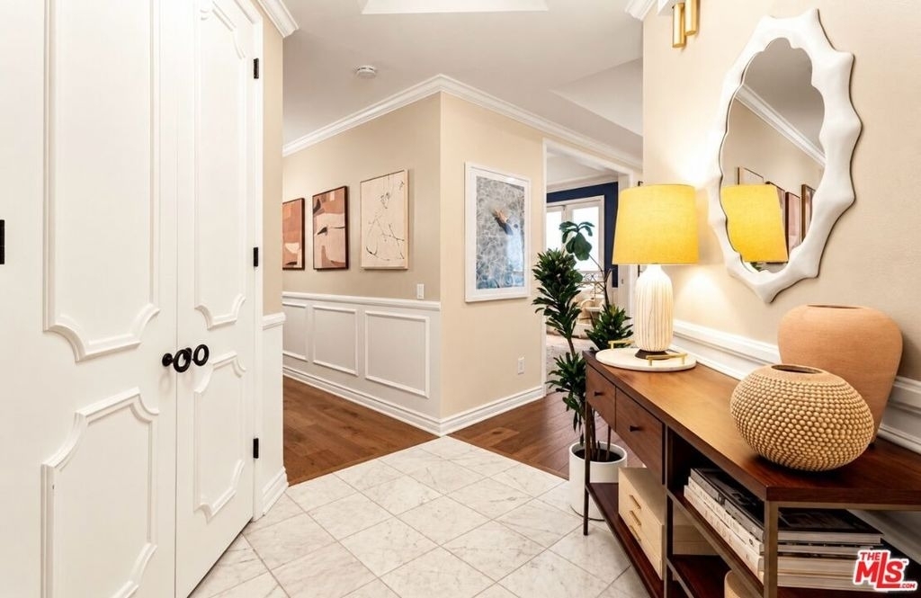 1370 Kelton Avenue - Photo 3