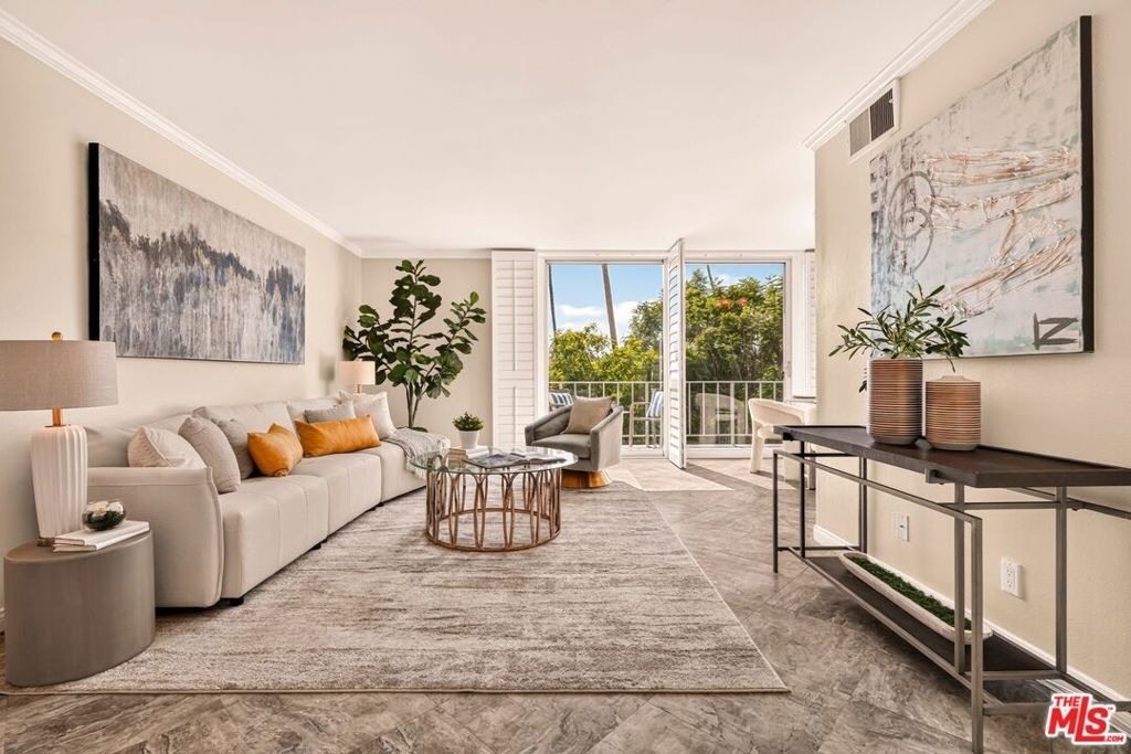100 S Doheny Drive - Photo 3