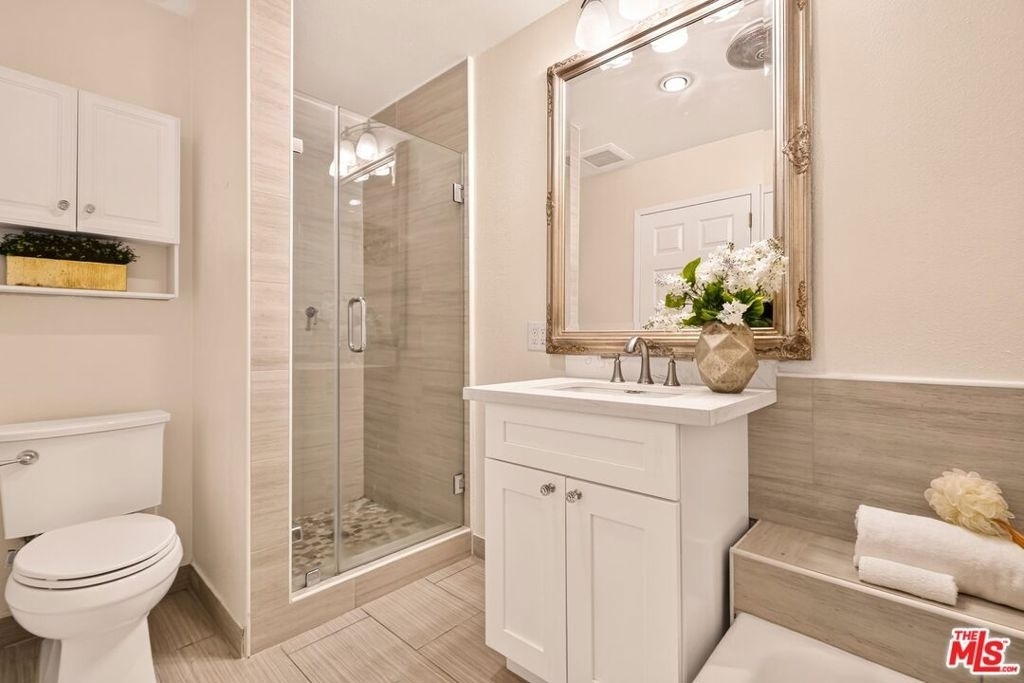 100 S Doheny Drive - Photo 16