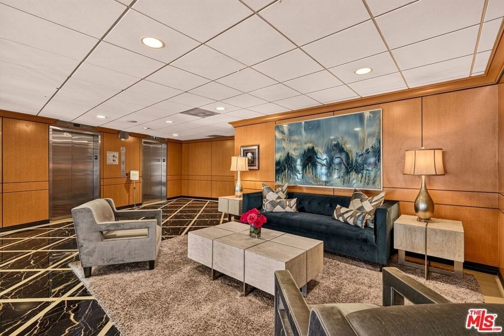 100 S Doheny Drive - Photo 23
