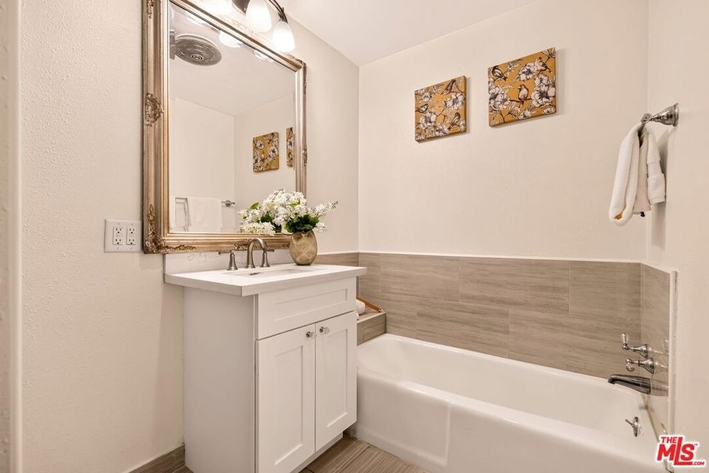 100 S Doheny Drive - Photo 15