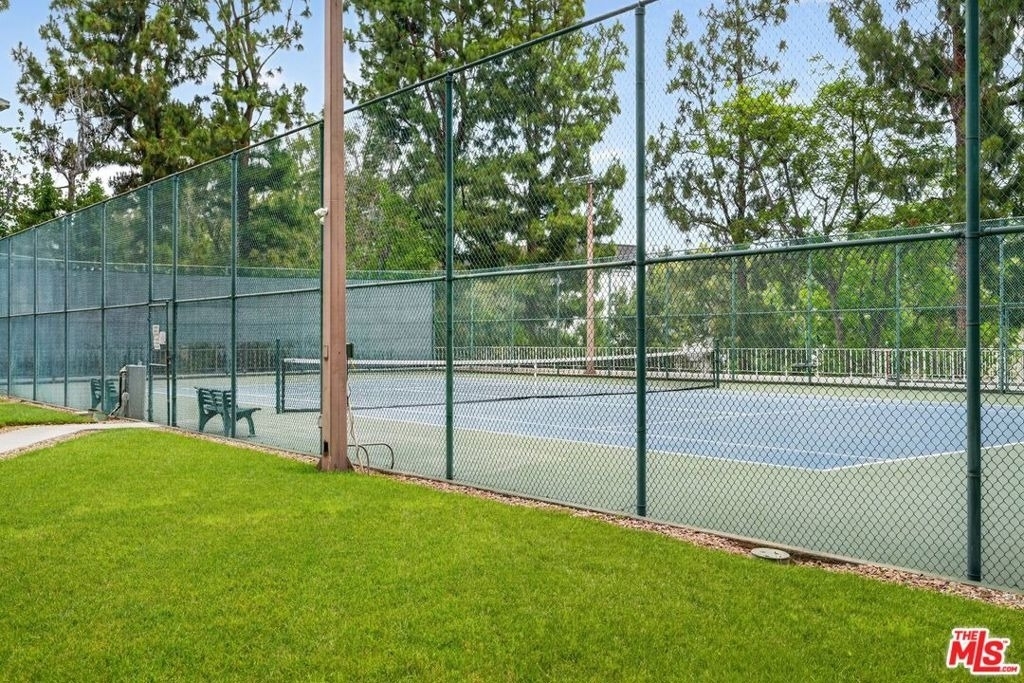 100 S Doheny Drive - Photo 29