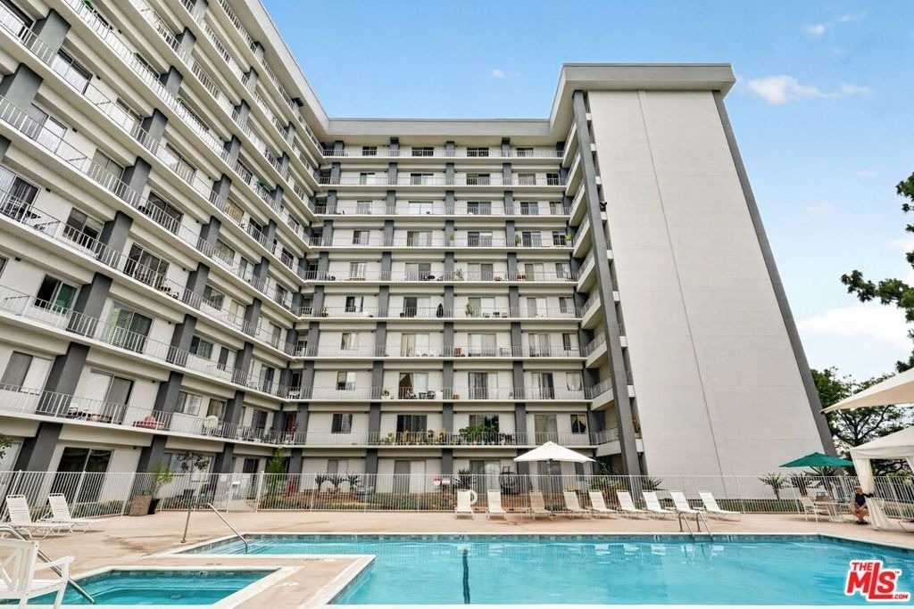 100 S Doheny Drive - Photo 26