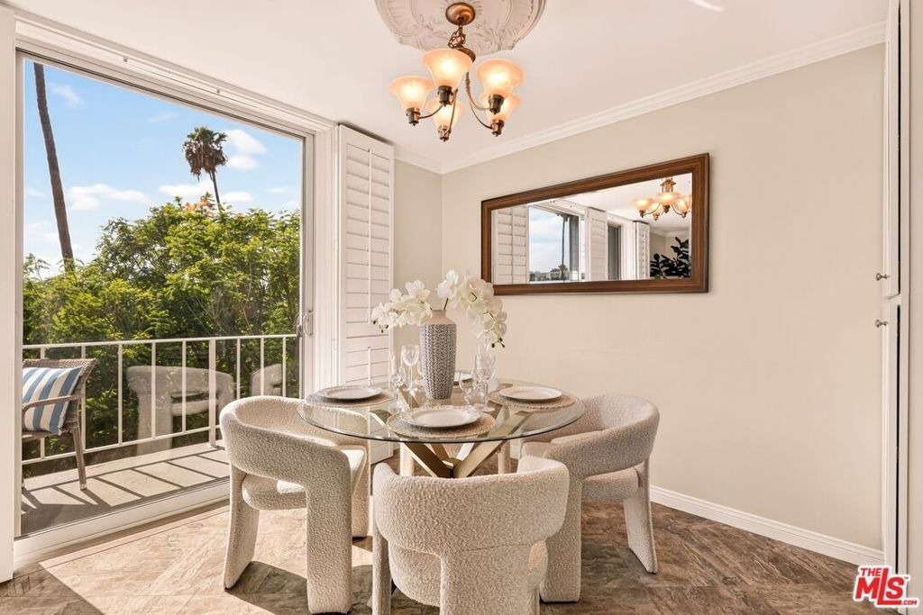 100 S Doheny Drive - Photo 1