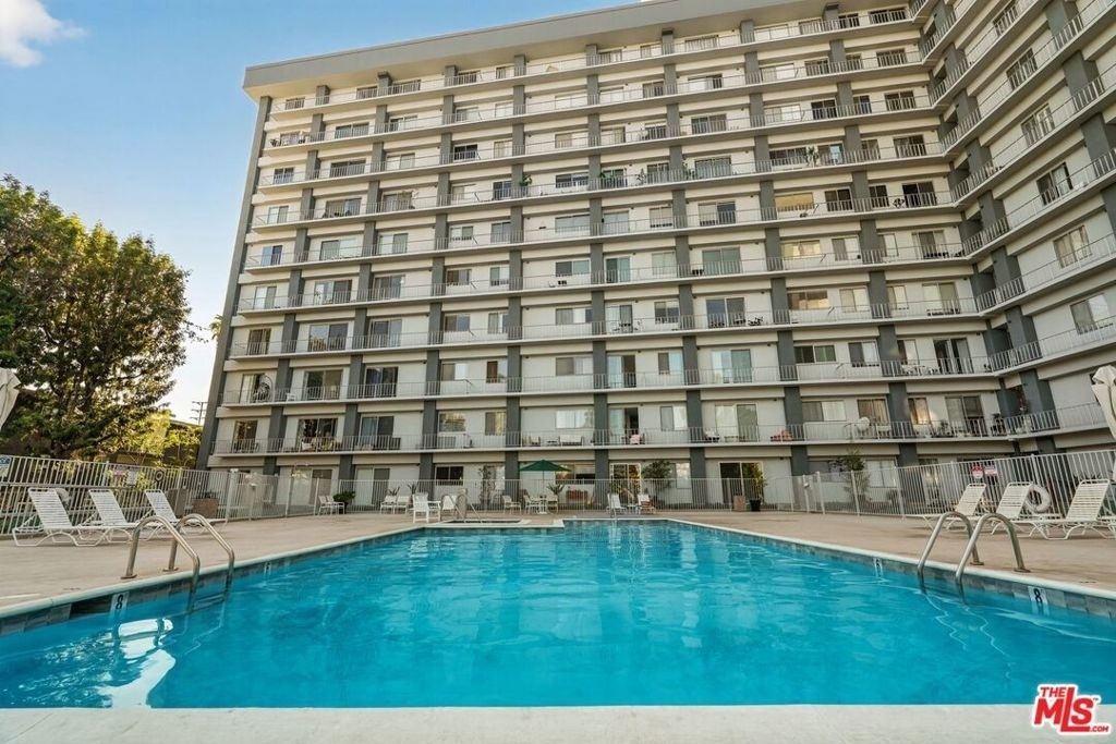 100 S Doheny Drive - Photo 25